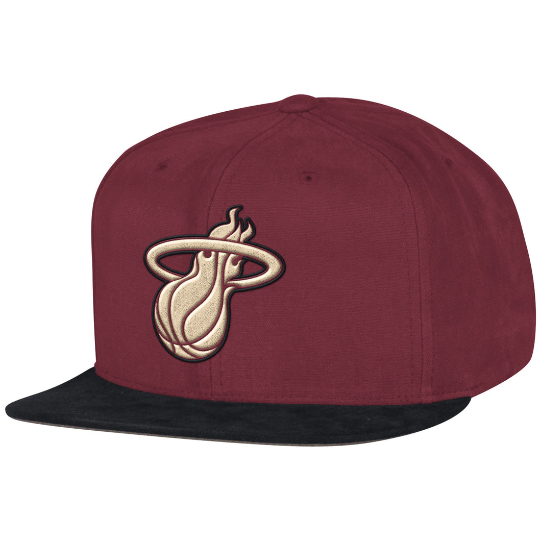 Mitchell and Ness Miami HEAT Sandy Off White Snap Back