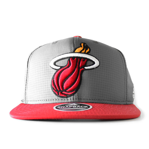 miami heat adidas 2TONE CROWN FLAT BRIM SNAPback